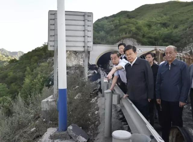 破玻器,破窗器,南冠破玻器,南冠,自動破玻裝置 破玻器,破窗器,南冠破玻器,南冠,自動破玻裝置